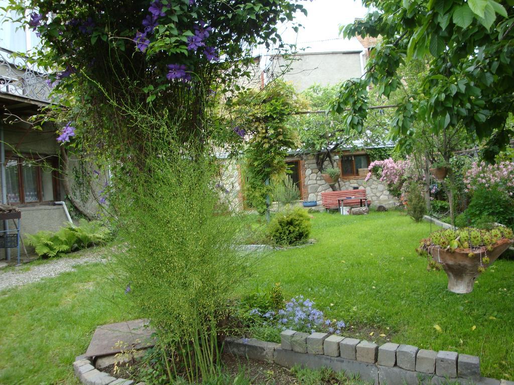 Tamari Guest House Telavi Buitenkant foto